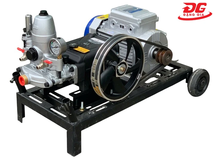 máy rửa xe dây đai
