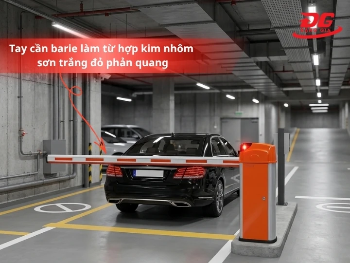 Tay cần barie khá dài, làm từ chất liệu chịu lực va đập tốt