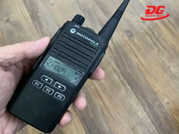 bộ đàm Motorola CP1300 băng tần kép truyền xa