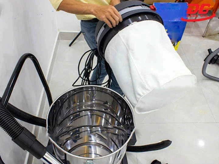  máy hút bụi 2400W theo dung tích chứa