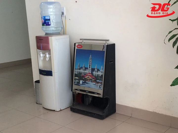 máy đánh giày tự động Shiny SHN-DX đẹp mắt