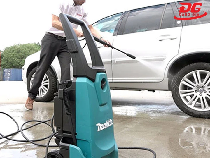 máy Makita HW1200
