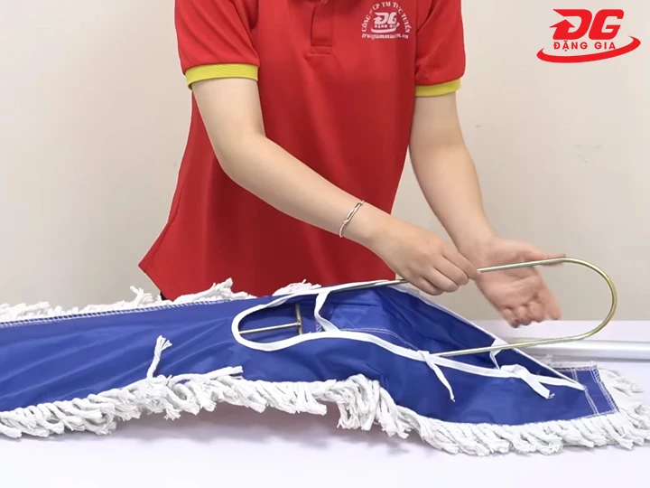 Lắp bàn lau cây lau nhà màu xanh 60cm