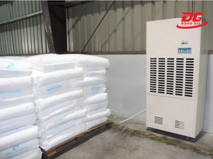Máy hút ẩm công nghiệp Fujie HM-2408D đạt công suất 240l/ngày