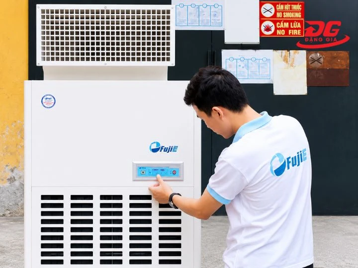 Khởi động và vận hành máy