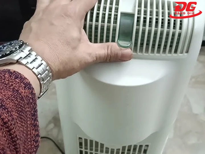 không khí luân chuyển khắp phòng