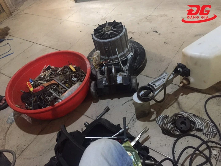 Sửa motor máy chà sàn