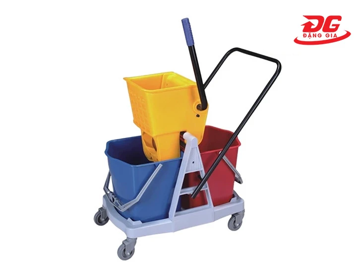 Sử dụng Xe vắt móp đôi