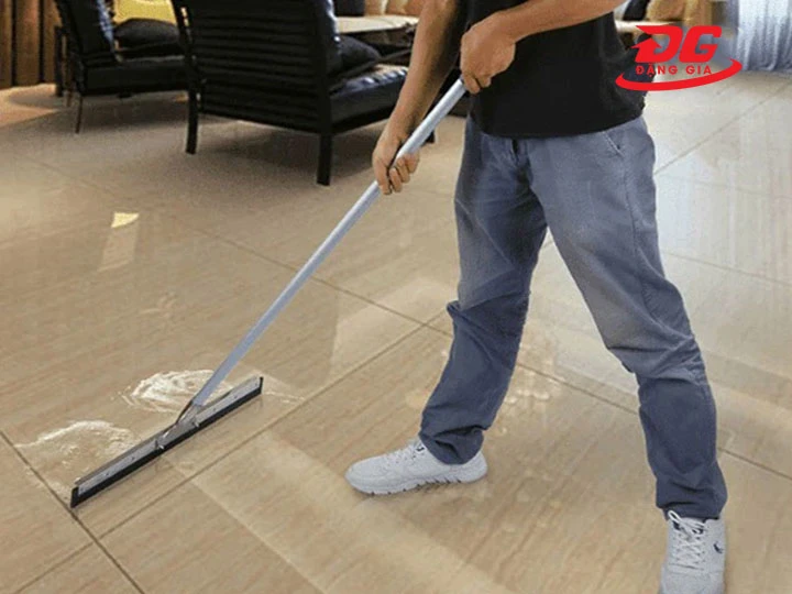 Lưỡi Gạt Sàn 55cm Được Ứng Dụng Trong Những Môi Trường Nào?